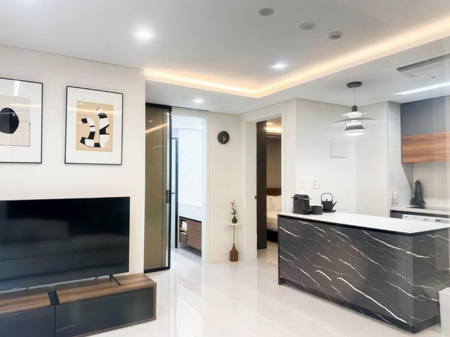 Apartment Goodfellow Seocho Gangnam Arts Center *